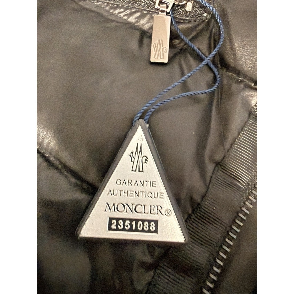 Moncler Quilted Down Lightweight Zip Puffer Vest Black Sleeveless MENS 0 Short - Picture 11 of 15